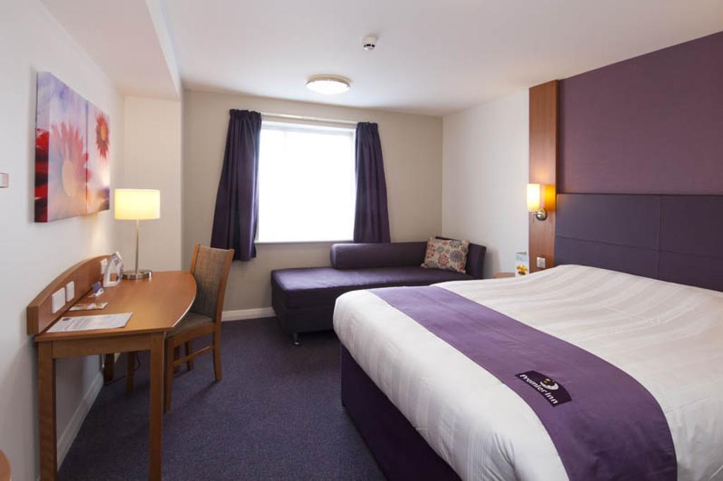 Premier Inn 基德明斯特 外观 照片