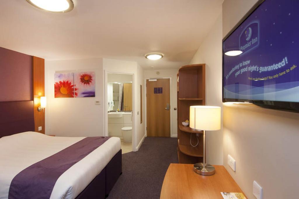 Premier Inn 基德明斯特 外观 照片