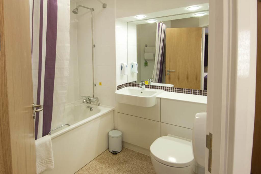 Premier Inn 基德明斯特 外观 照片
