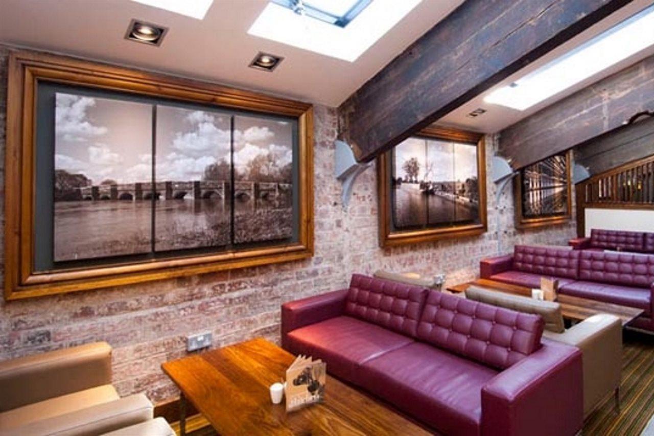 Premier Inn 基德明斯特 外观 照片
