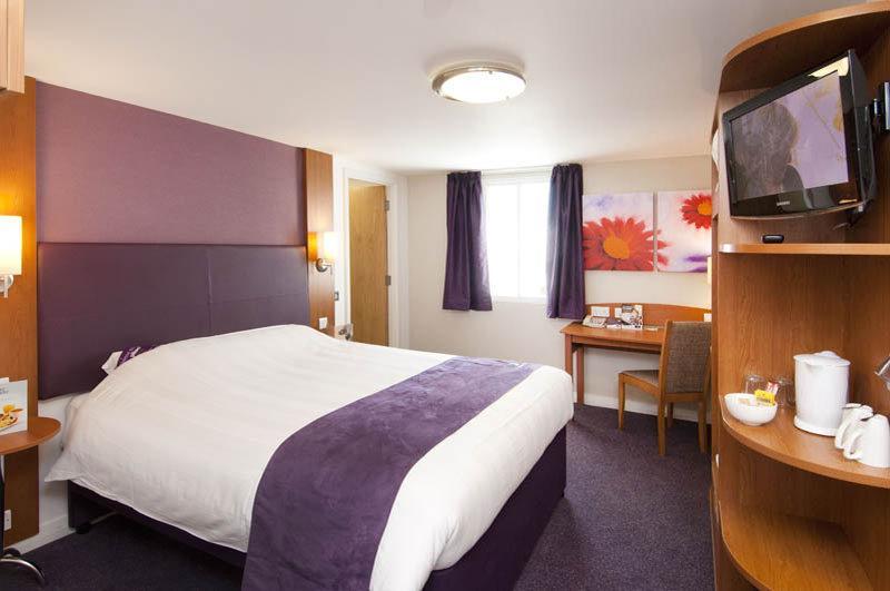 Premier Inn 基德明斯特 外观 照片